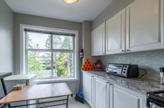 Photo 6: 301 1580 Christmas Ave in Saanich: SE Mt Tolmie Condo for sale (Saanich East)  : MLS®# 901181