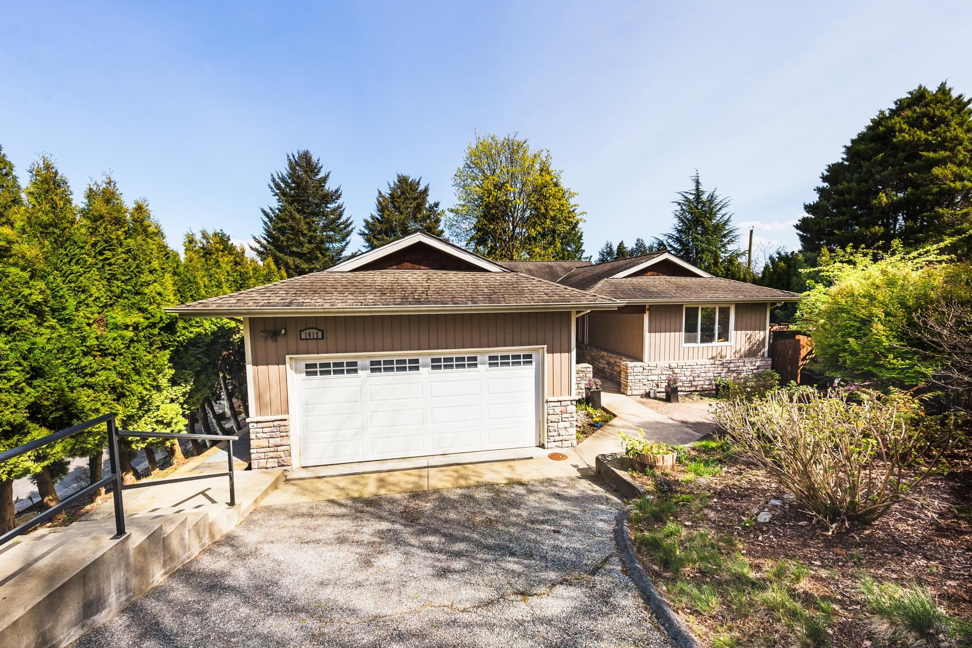 Main Photo: 1015 OGDEN Street in Coquitlam: Ranch Park House for sale : MLS®# R2680744