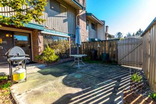 Photo 19: 51 5850 177B Street in Surrey: Cloverdale BC Townhouse for sale in "Dogwood Gardens" (Cloverdale)  : MLS®# R2247480