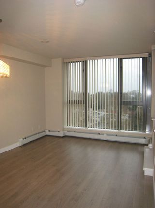 Photo 4: 808 2689 KINGSWAY in Vancouver: Collingwood VE Condo for sale in "SKYWAY TOWER" (Vancouver East)  : MLS®# R2041971