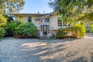 Photo 1: 7670 HORNE Street in Mission: Mission BC House for sale : MLS®# R2816122