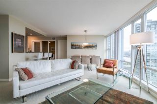 Photo 6: 2103 583 BEACH Crescent in Vancouver: Yaletown Condo for sale in "PARK WEST TWO" (Vancouver West)  : MLS®# R2361220