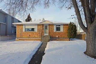 Photo 1: 252 43 Avenue NW in Calgary: Highland Park Detached for sale : MLS®# A1244249