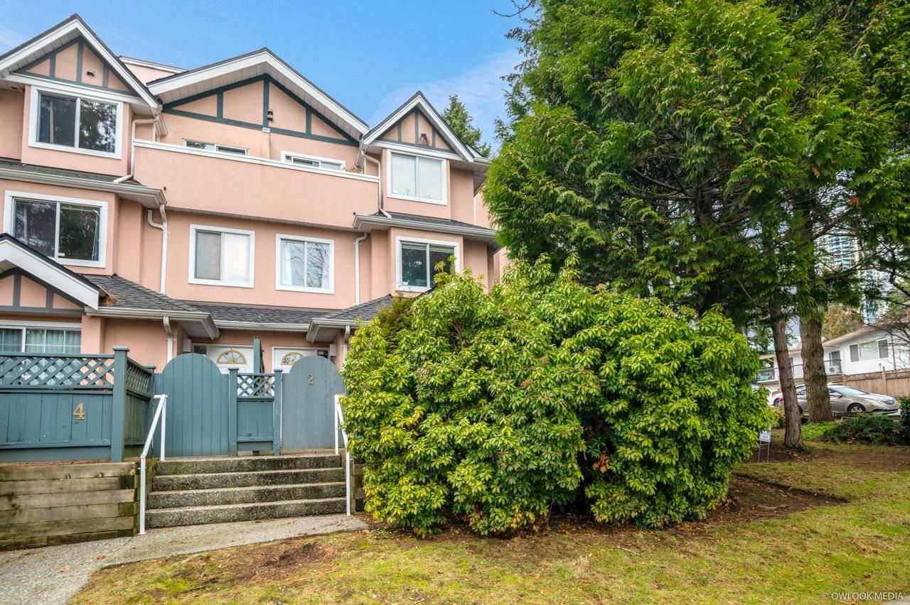Main Photo: 2 7433 16TH Street in Burnaby: Edmonds BE Townhouse for sale (Burnaby East)  : MLS®# R2745515