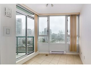 Photo 4: 2101 1033 MARINASIDE Crescent in Vancouver: Yaletown Condo for sale in "QUAY WEST" (Vancouver West)  : MLS®# V1086018