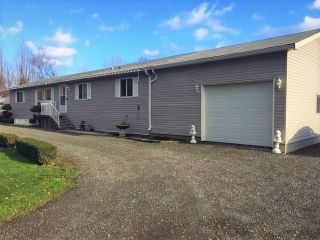Photo 1: 40160 SOUTH PARALLEL Road in Abbotsford: Sumas Prairie House for sale : MLS®# R2354823