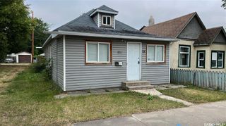 Photo 1: 322 J Avenue South in Saskatoon: Riversdale Residential for sale : MLS®# SK928096