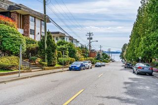 Photo 19: 302 1330 MARTIN Street: White Rock Condo for sale in "The Coach House" (South Surrey White Rock)  : MLS®# R2734437