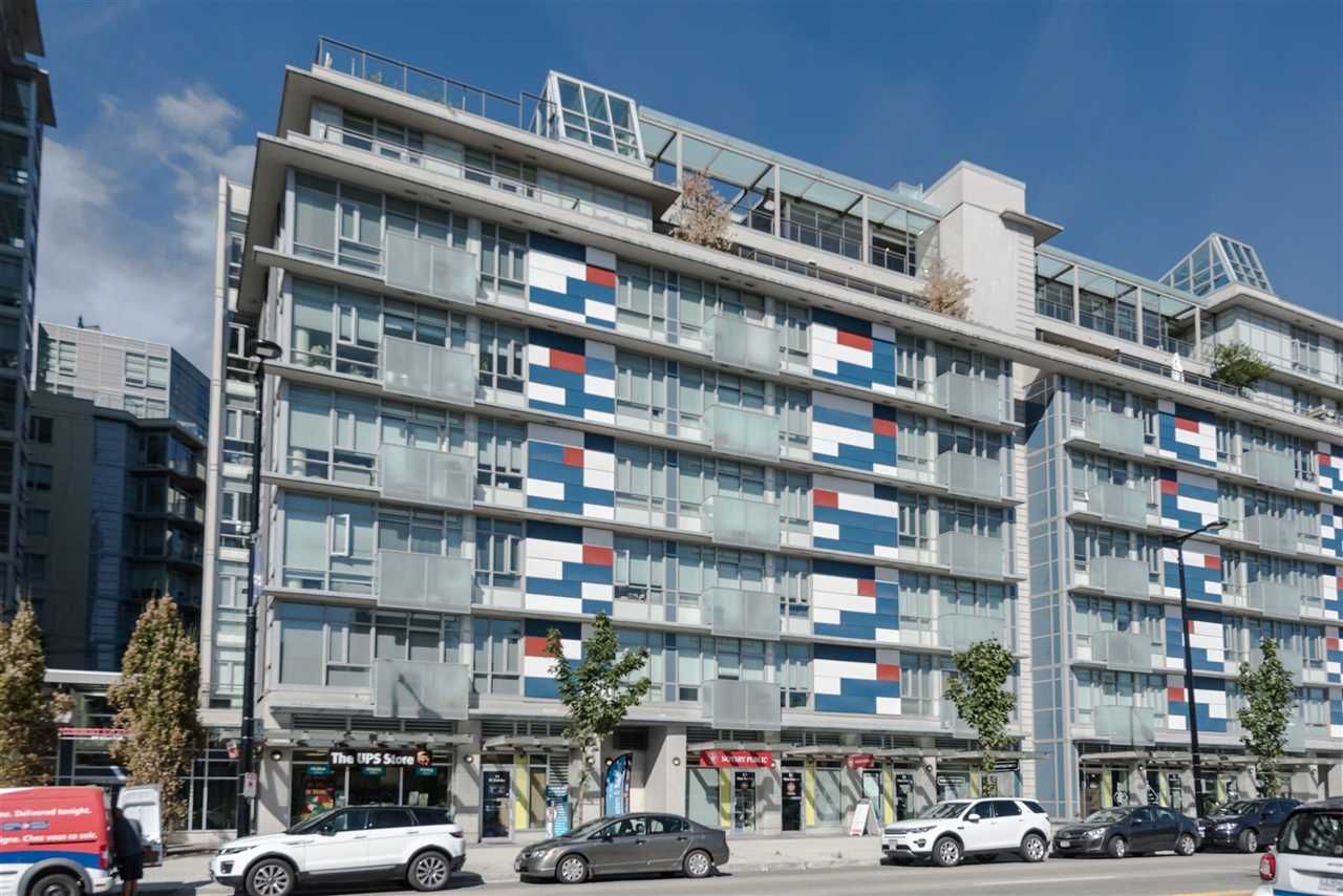 Main Photo: 803 63 W 2ND Avenue in Vancouver: False Creek Condo for sale in "PINNACLE LIVING FALSE CREEK" (Vancouver West)  : MLS®# R2225243
