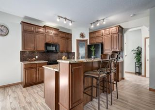 Photo 4: 2 Royal Birch Heights NW in Calgary: Royal Oak Detached for sale : MLS®# A2019295