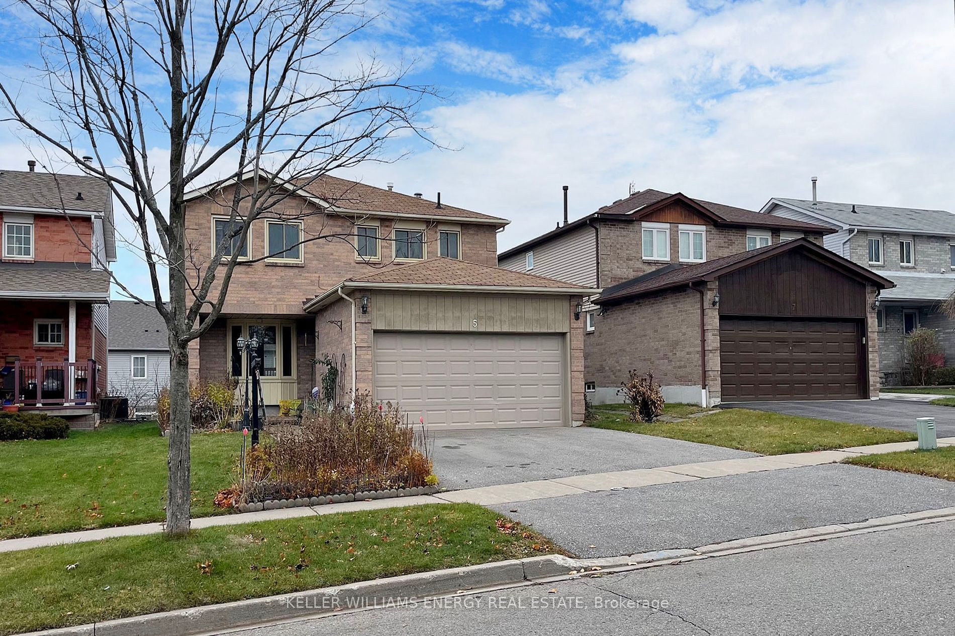 Main Photo: 5 Wicks Drive in Ajax: Central East House (2-Storey) for sale : MLS®# E7331546