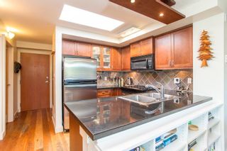 Photo 6: 404 2515 ONTARIO Street in Vancouver: Mount Pleasant VW Condo for sale in "ELEMENTS" (Vancouver West)  : MLS®# R2710975