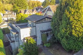 Photo 2: 4399 LOCARNO Crescent in Vancouver: Point Grey House for sale (Vancouver West)  : MLS®# R2726054