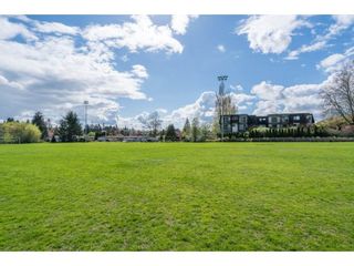 Photo 20: 202 33870 FERN Street in Abbotsford: Central Abbotsford Condo for sale in "Fernwood Manor" : MLS®# R2160249