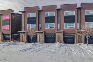 Photo 2: 225 Covecreek Circle NE in Calgary: Coventry Hills Row/Townhouse for sale : MLS®# A2021847