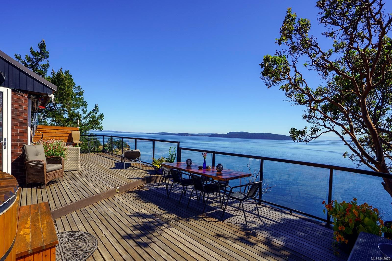 Main Photo: 7918 Swanson View Dr in Pender Island: GI Pender Island House for sale (Gulf Islands)  : MLS®# 912075