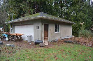 Photo 3: 5608 WAKEFIELD Road in Sechelt: Sechelt District Manufactured Home for sale (Sunshine Coast)  : MLS®# R2129740
