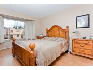Photo 4: 203 1155 ROSS Road in North Vancouver: Lynn Valley Condo for sale in "The Waverley" : MLS®# V826972