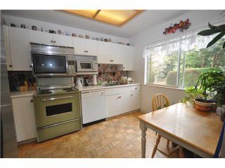Photo 2: 4717 Hoskins Road in North Vancouver: Lynn Valley Townhouse for sale : MLS®# V888765