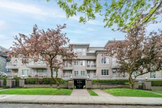 Photo 2: 305 2490 W 2ND Avenue in Vancouver: Kitsilano Condo for sale in "Trinity Place" (Vancouver West)  : MLS®# R2879915
