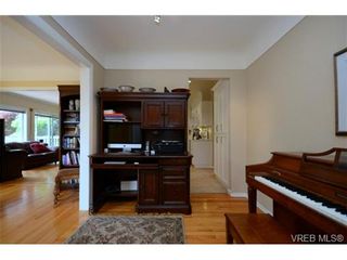 Photo 6: 931 Lavender Ave in VICTORIA: SW Marigold House for sale (Saanich West)  : MLS®# 735227