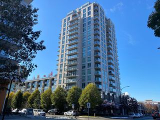 Main Photo: 406 135 E 17TH Street in North Vancouver: Central Lonsdale Condo for sale : MLS®# R2737057