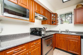 Photo 19: 8525 WOODTRAIL Place in Burnaby: Forest Hills BN Townhouse for sale in "SIMON FRASER VILLAGE" (Burnaby North)  : MLS®# R2769964