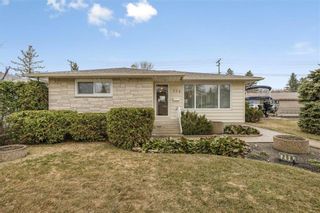 Main Photo: 258 Bancroft Bay in Winnipeg: Crestview Residential for sale (5H)  : MLS®# 202408114