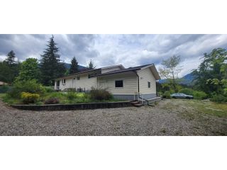 Photo 14: 1630 DUTHIE STREET in Kaslo: House for sale : MLS®# 2475542