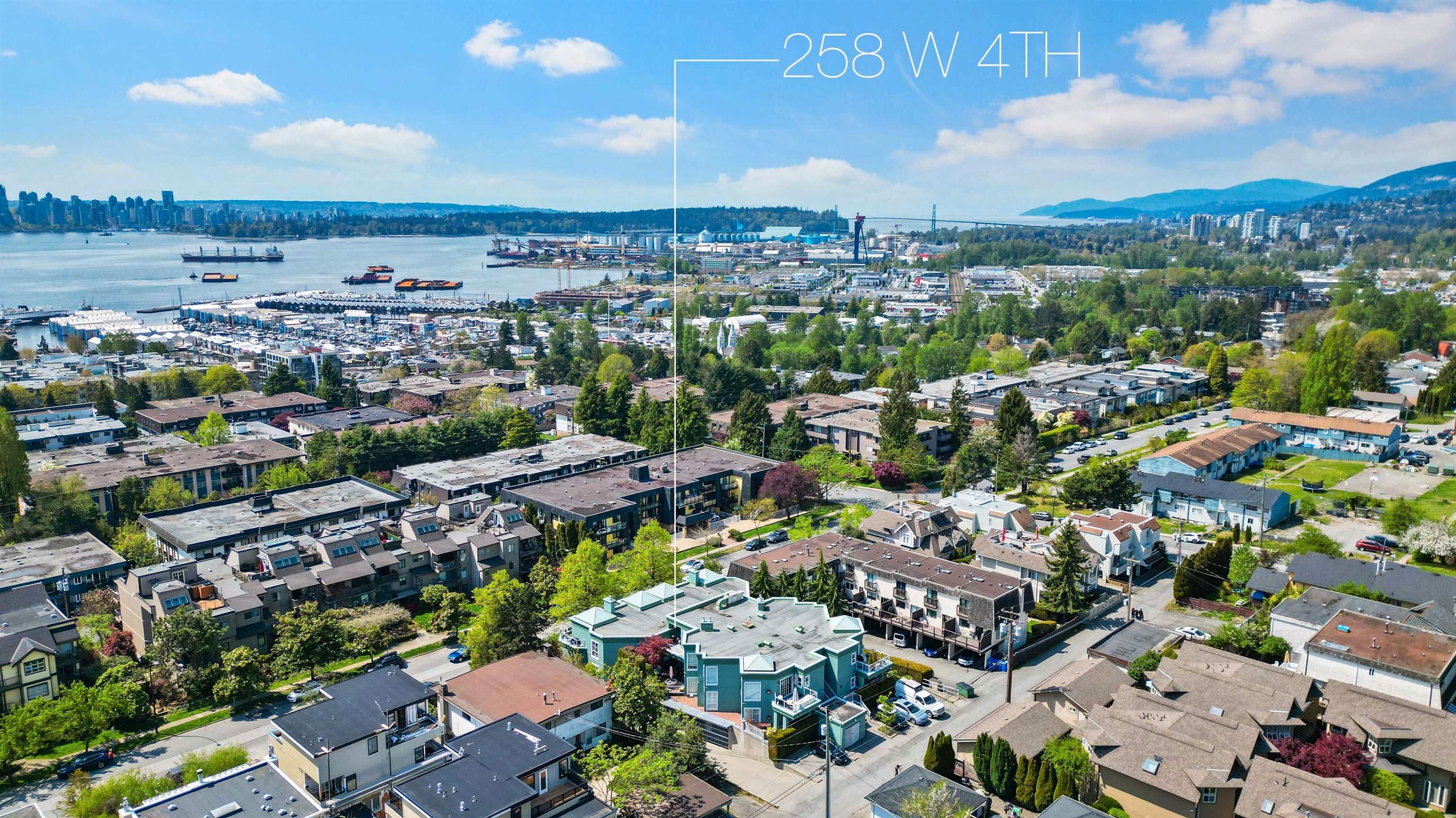 Main Photo: 258 W 4TH Street in North Vancouver: Lower Lonsdale Townhouse for sale in "Harbour Mews" : MLS®# R2775209