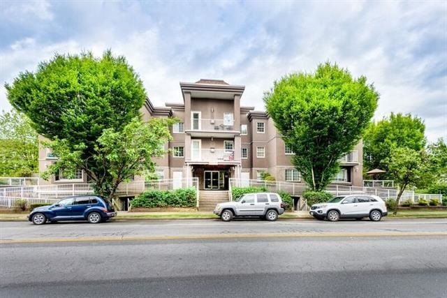 Main Photo: 105 2375 SHAUGHNESSY Street in Port Coquitlam: Central Pt Coquitlam Condo for sale : MLS®# R2128851