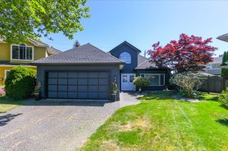 Photo 1: 4648 KENSINGTON Place in Delta: Holly House for sale (Ladner)  : MLS®# R2067512