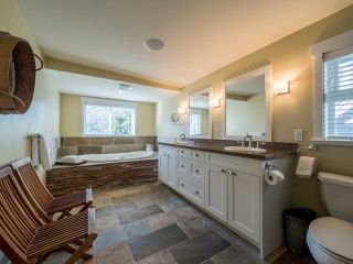 Photo 15: 345 BEACHVIEW DRIVE in North Vancouver: Dollarton House for sale : MLS®# R2035403
