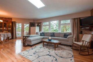 Photo 2: 31867 CARLSRUE Avenue in Abbotsford: Abbotsford West House for sale : MLS®# R2373438