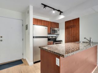 Photo 5: 906 1333 HORNBY Street in Vancouver: Downtown VW Condo for sale in "ANCHOR POINT 3" (Vancouver West)  : MLS®# R2743808