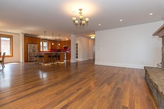 Photo 17: 3033 Fifth St in Victoria: Vi Mayfair House for sale : MLS®# 941592