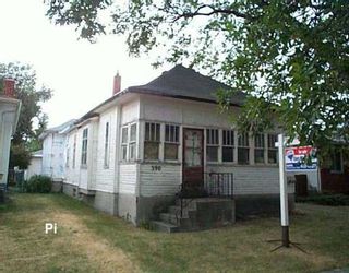Photo 1: 390 LEIGHTON Avenue in Winnipeg: North Kildonan Single Family Detached for sale (North East Winnipeg)  : MLS®# 2612918