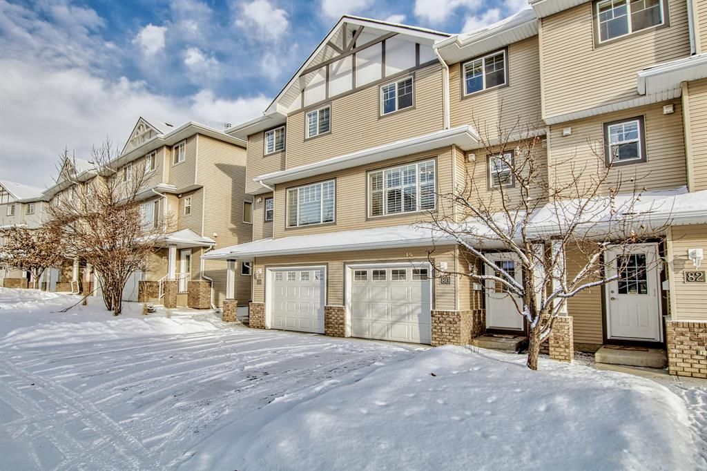 Main Photo: 80 Crystal Shores Cove: Okotoks Row/Townhouse for sale : MLS®# A2016287