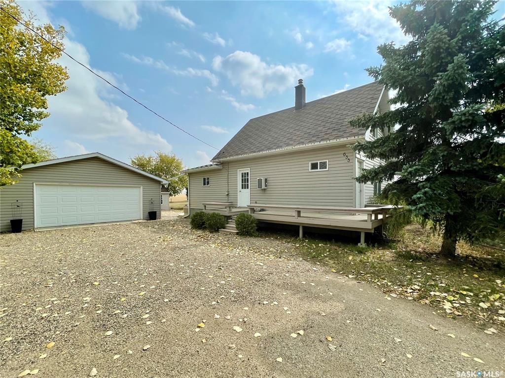 Main Photo: 633 9th Avenue Southeast in Moose Jaw: Westmount/Elsom Residential for sale : MLS®# SK950057