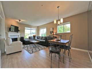 Photo 4: 312 15272 20TH Avenue in Surrey: King George Corridor Condo for sale in "Windsor Court" (South Surrey White Rock)  : MLS®# F1424168