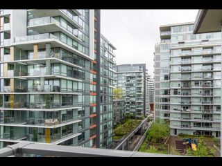 Photo 3: 804 138 W 1 Avenue in Vancouver: False Creek Condo for sale (Vancouver West)  : MLS®# R2573475