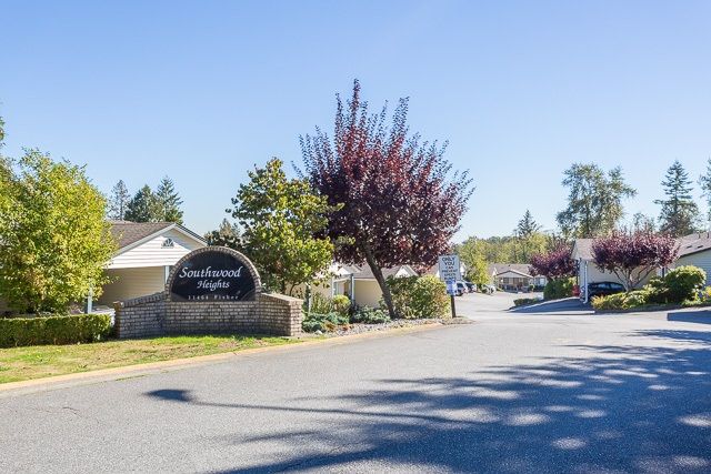 Main Photo: 24 11464 FISHER Street in Maple Ridge: East Central Townhouse for sale in "Southwood Heights" : MLS®# R2108498
