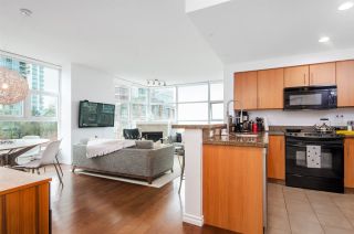 Photo 3: 505 189 NATIONAL Avenue in Vancouver: Mount Pleasant VE Condo for sale in "The Sussex" (Vancouver East)  : MLS®# R2258371