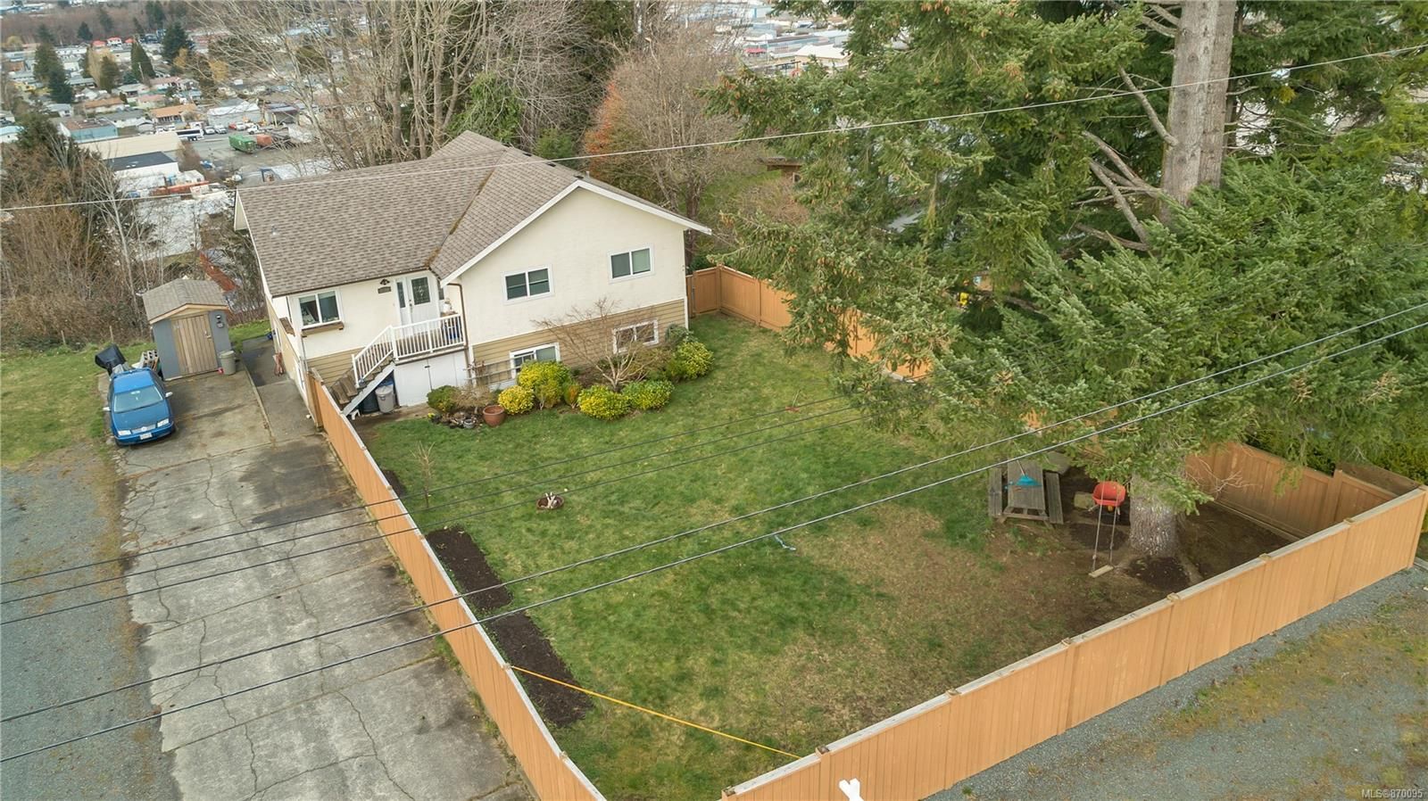 Main Photo: 1872 Treelane Rd in Campbell River: CR Campbell River West House for sale : MLS®# 870095
