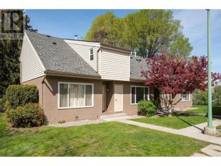 Photo 1: 645 Rutland Road Unit# 2 in Kelowna: House for sale : MLS®# 10311654