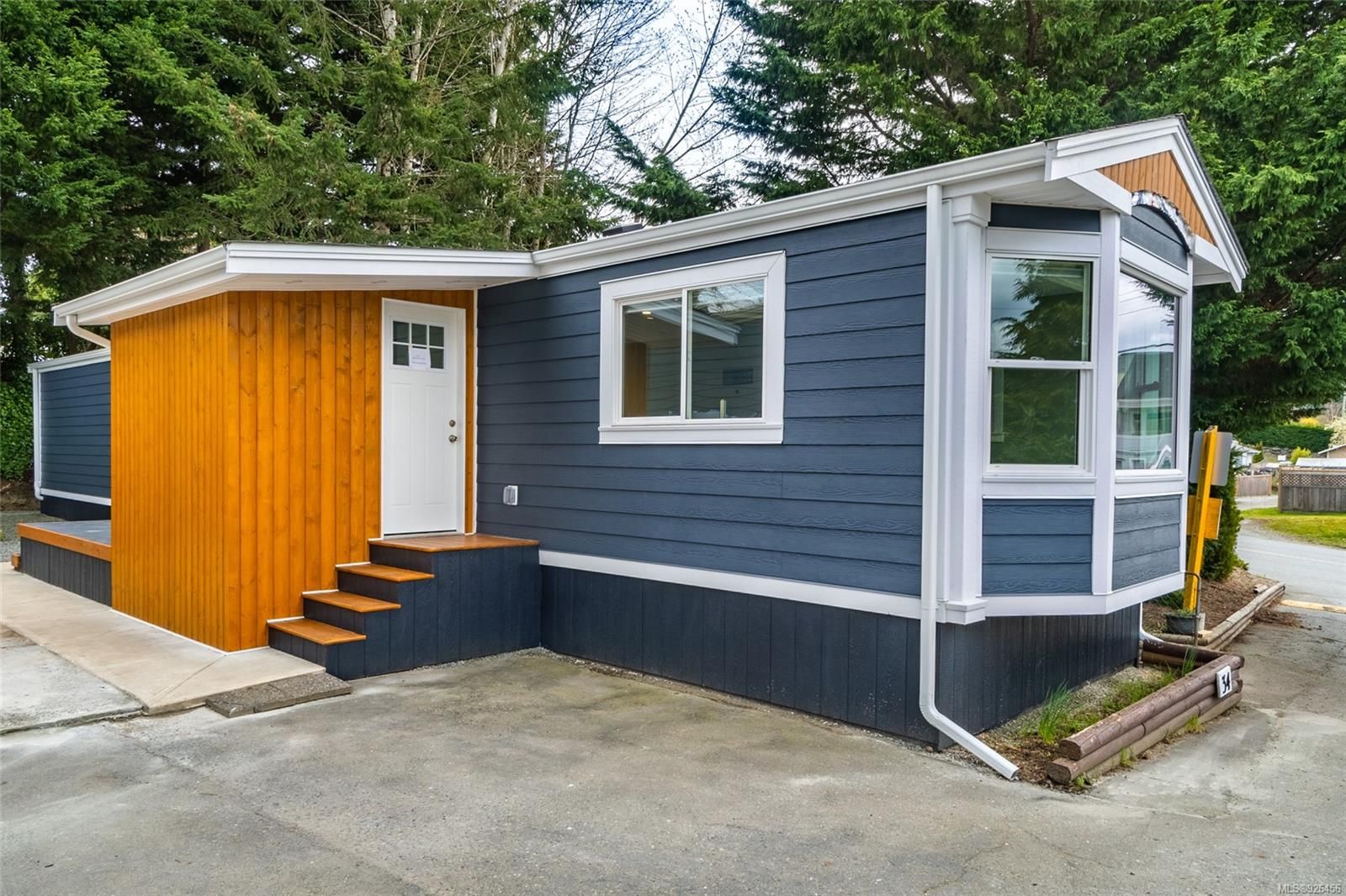 Main Photo: 34 80 Fifth St in Nanaimo: Na University District Manufactured Home for sale : MLS®# 926456