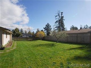 Photo 17: 709 Kelly Rd in VICTORIA: Co Hatley Park House for sale (Colwood)  : MLS®# 570145