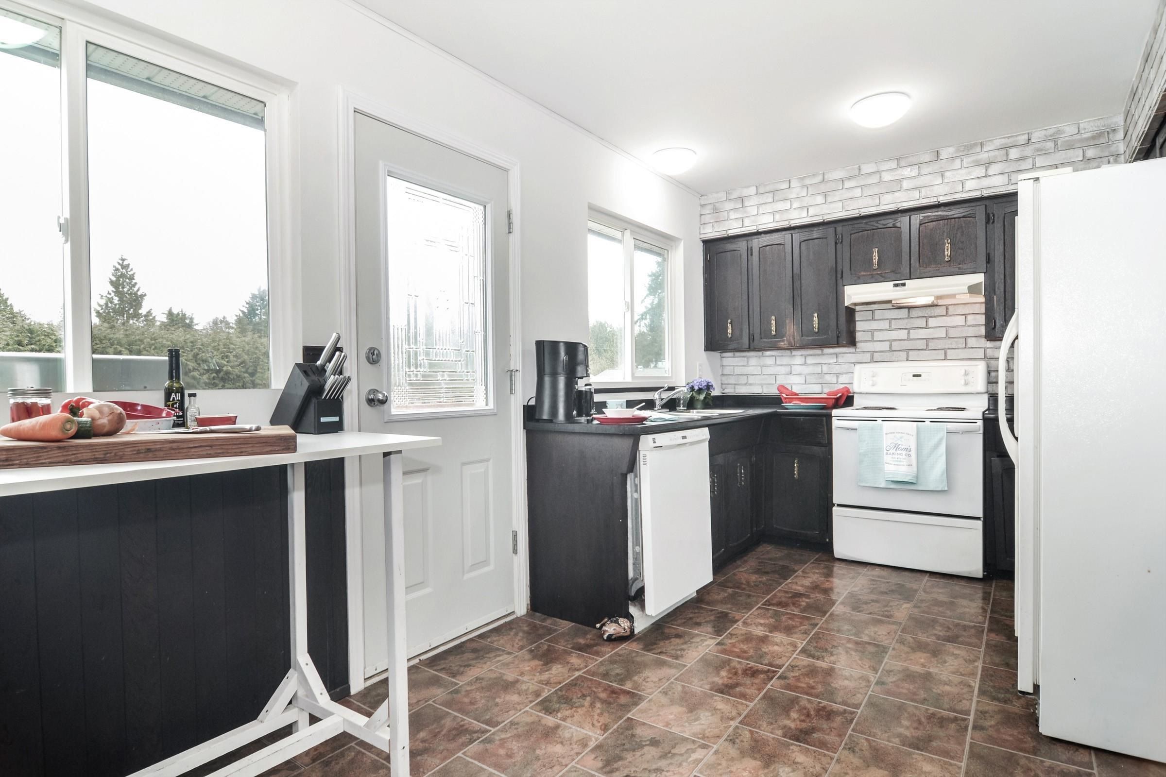 Photo 7: Photos: 19743 35A Avenue in Langley: Brookswood Langley House for sale : MLS®# R2668653