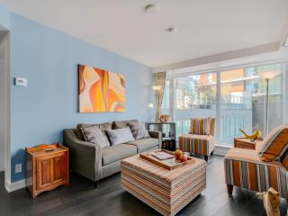 Photo 3: 905 1372 SEYMOUR Street in Vancouver: Downtown VW Condo for sale in "THE MARK" (Vancouver West)  : MLS®# R2077192