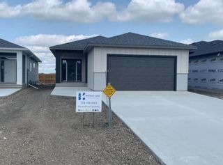 Photo 1: 26 Prestwick Street in Niverville: The Highlands Residential for sale (R07)  : MLS®# 202320570